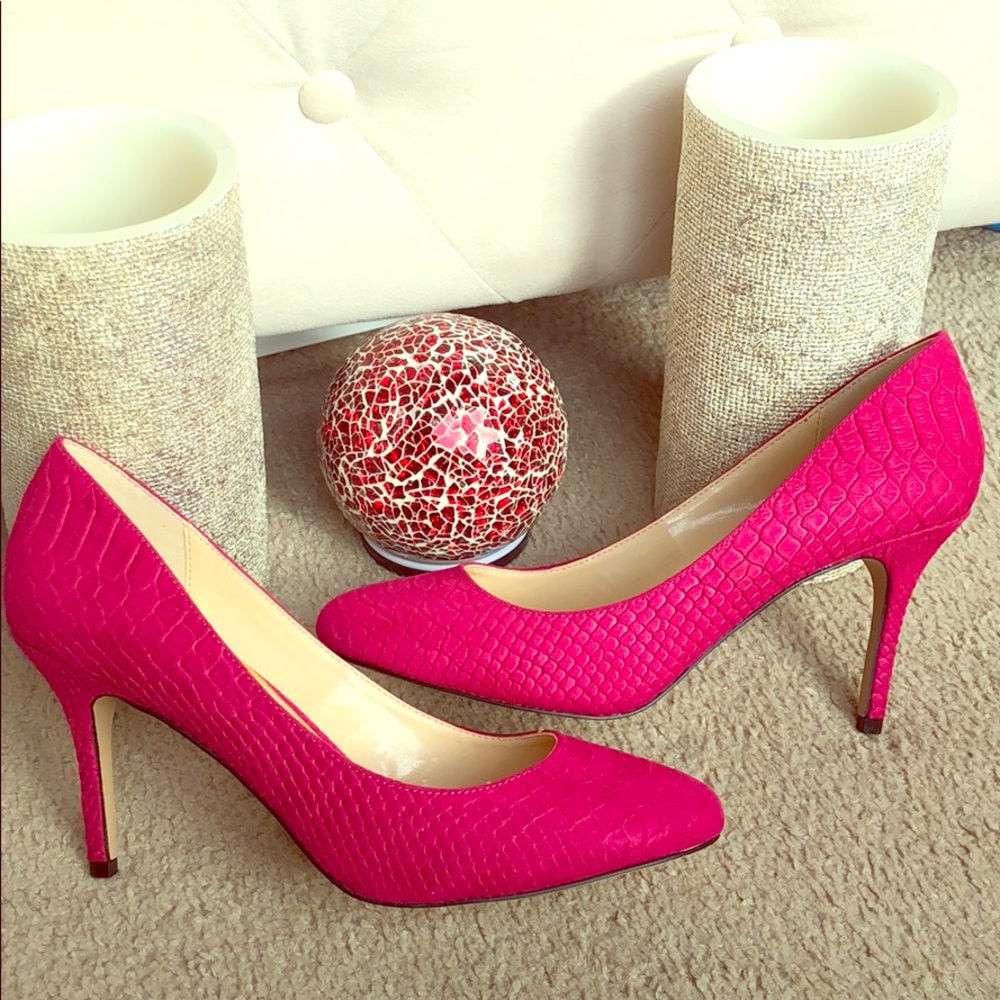 Fuchsia pink alligator imprint Jessica Simpson 👠